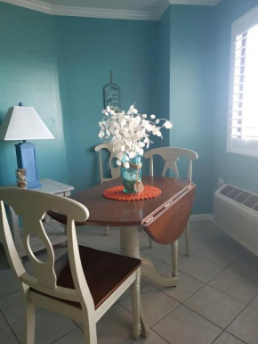Charming Bluewater Condo